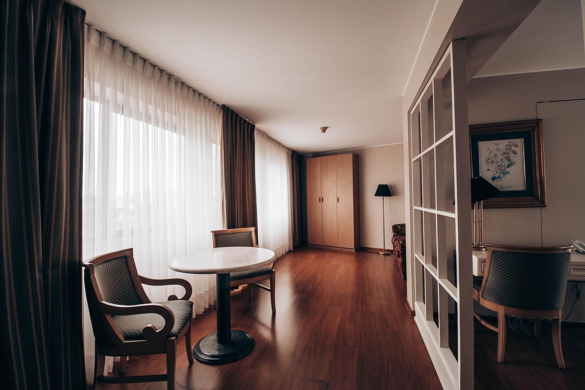 Suites Del Bosque Hotel Lima Buitenkant foto
