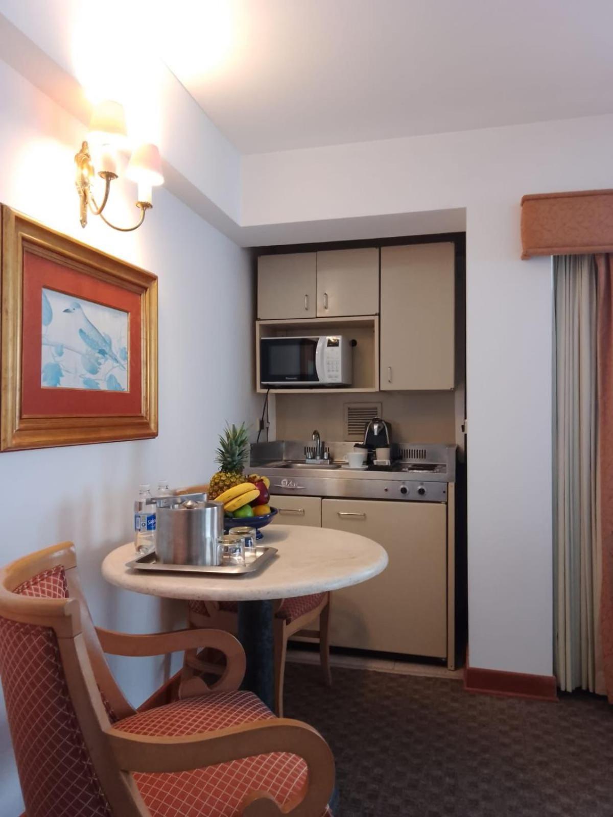 Suites Del Bosque Hotel Lima Buitenkant foto
